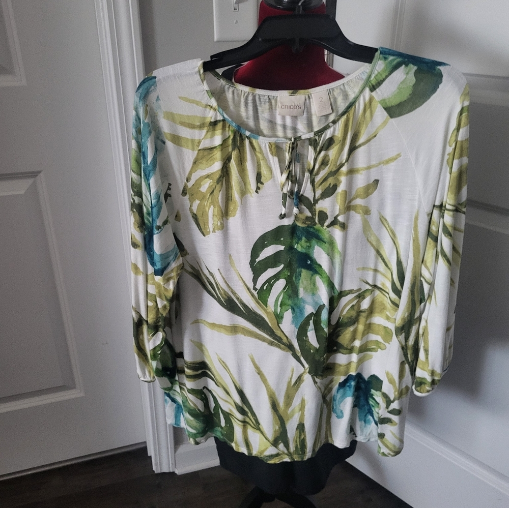 Chico's White and Green 3/4 Sleeve Tie Front Blouse